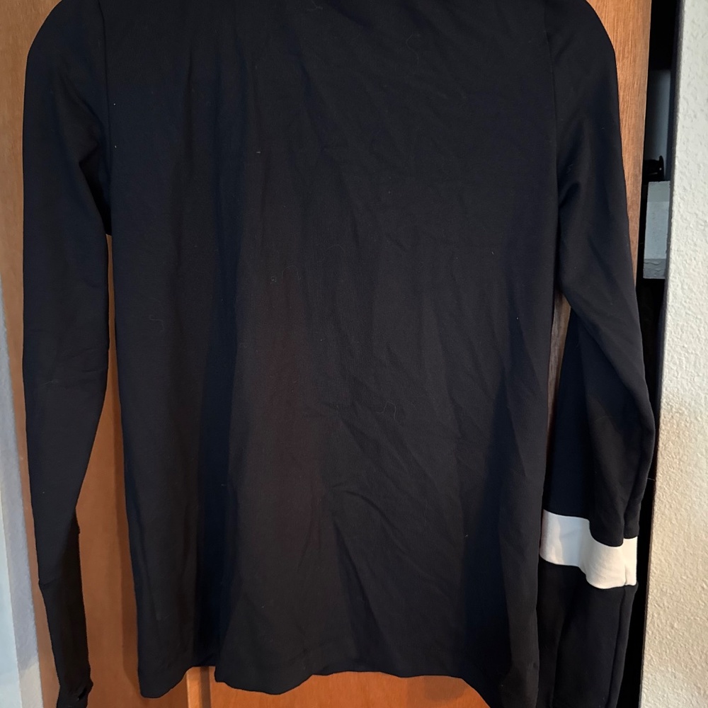 Oiselle Quarter-Zip Pull Over : Like New - Picture 2 of 3